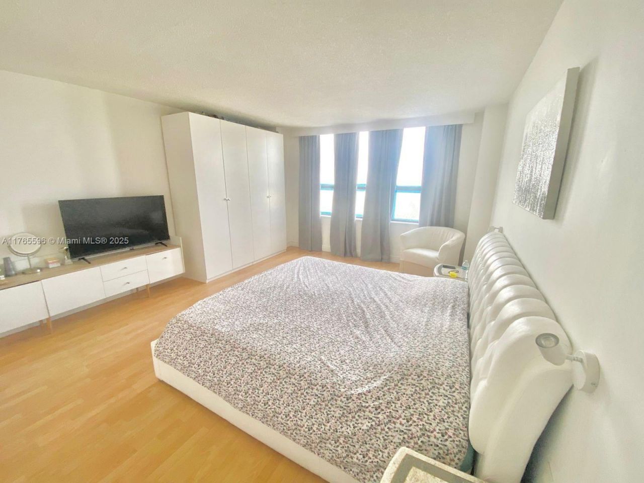 9801 Collins Ave, Unit 8M, Bal Harbour, FL 33154 Photo