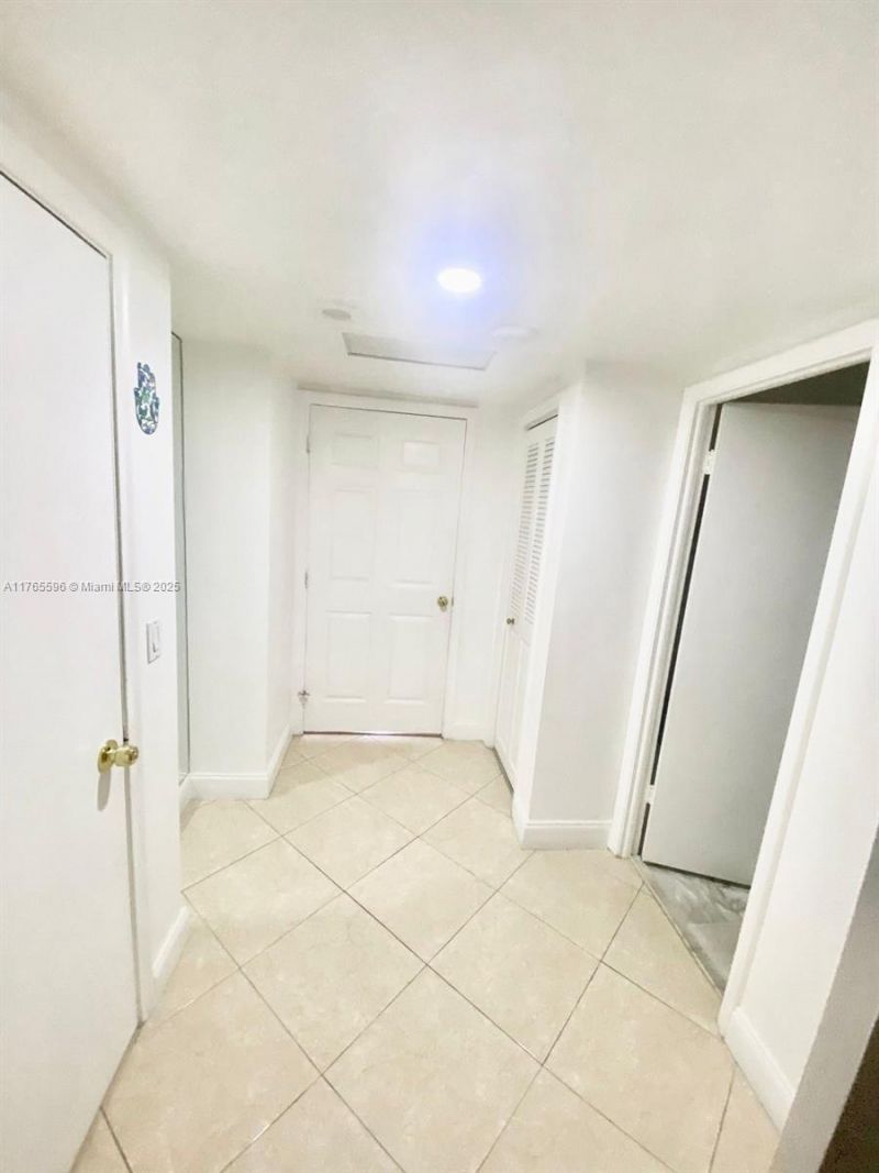 9801 Collins Ave, Unit 8M, Bal Harbour, FL 33154 Photo