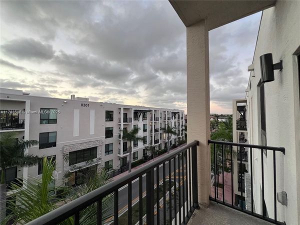 8265 NW 41st St, Unit C-405, Doral, FL 33166