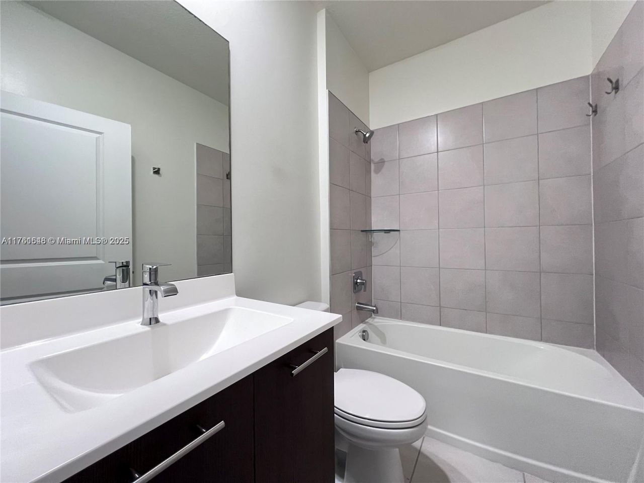 8265 NW 41st St, Unit C-405, Doral, FL 33166 Photo