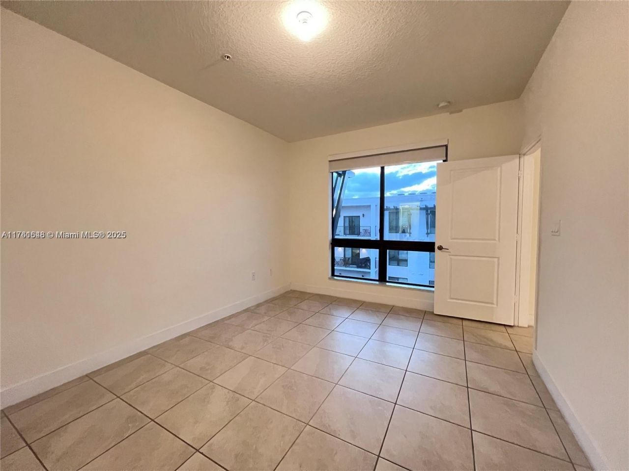 8265 NW 41st St, Unit C-405, Doral, FL 33166 Photo