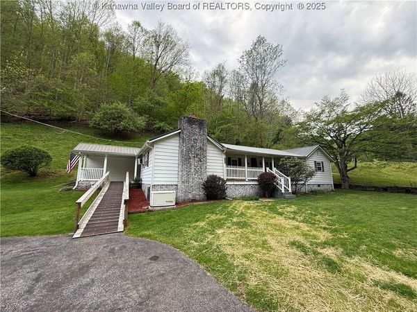 613 Doddson Fork Road, Spurlockville, WV 25565