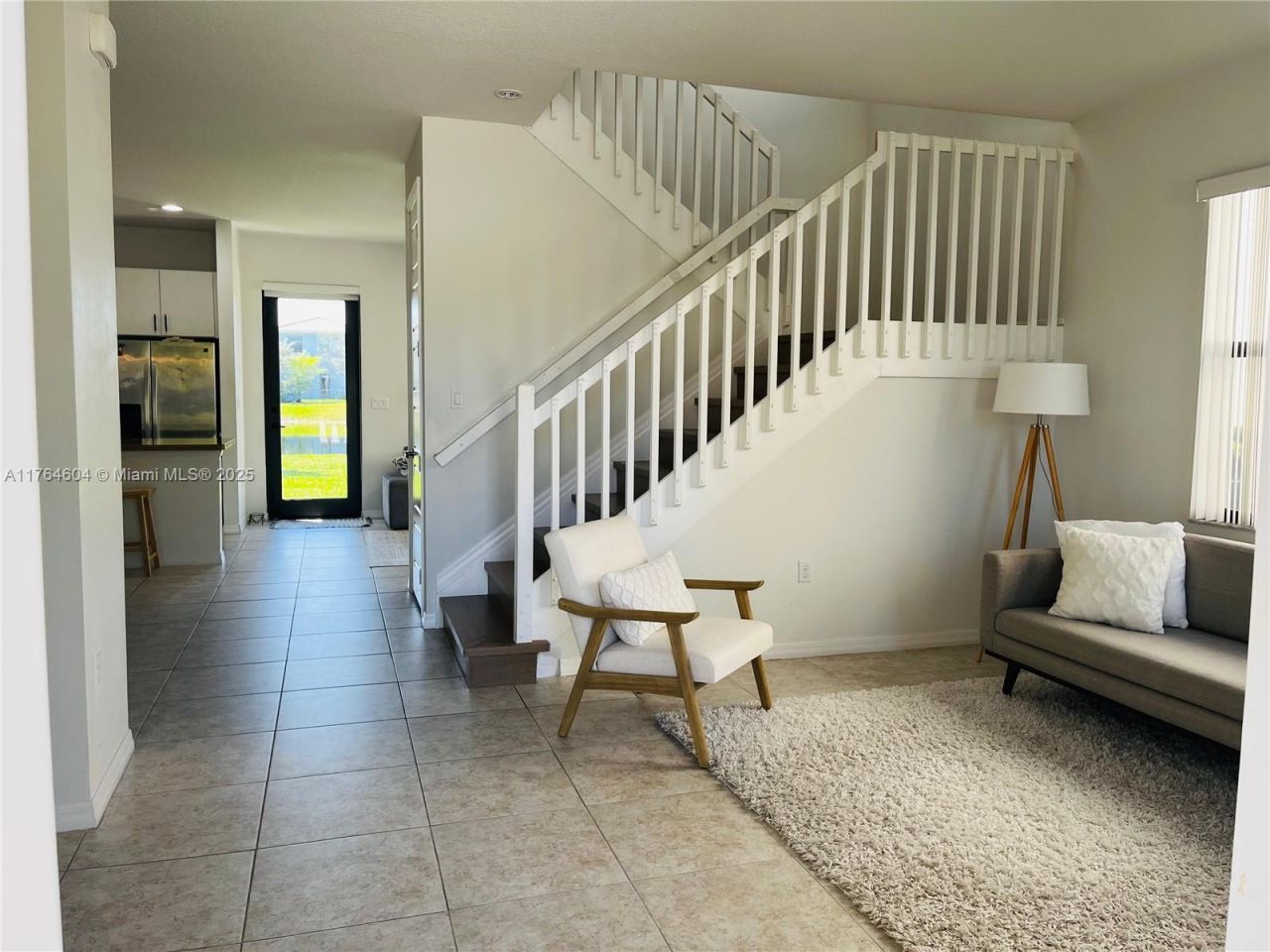 616 NE 193rd St, Miami, FL 33179 Photo