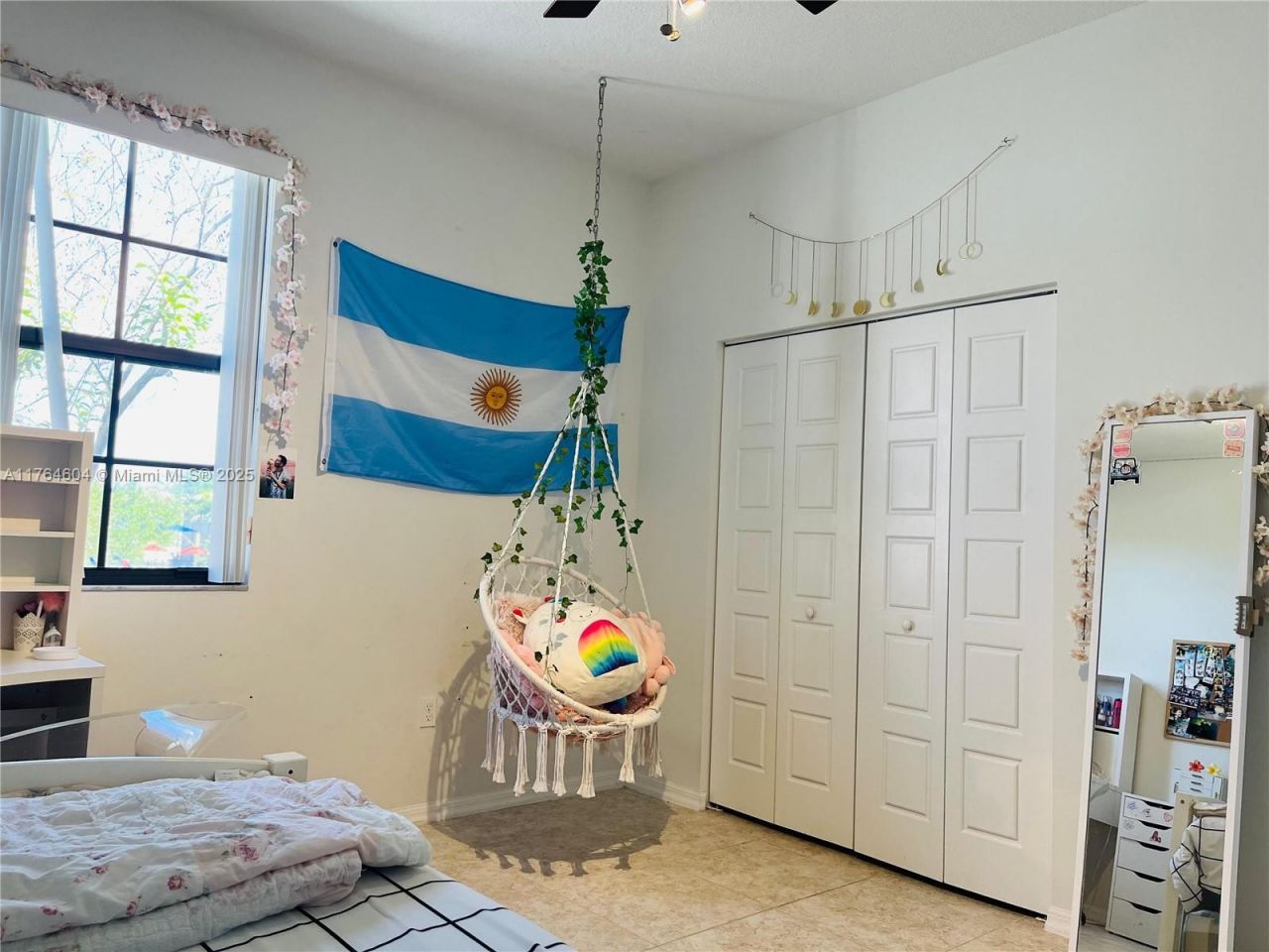 616 NE 193rd St, Miami, FL 33179 Photo