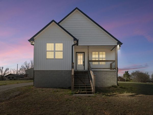 530 S Oak St, Hohenwald, TN 38462