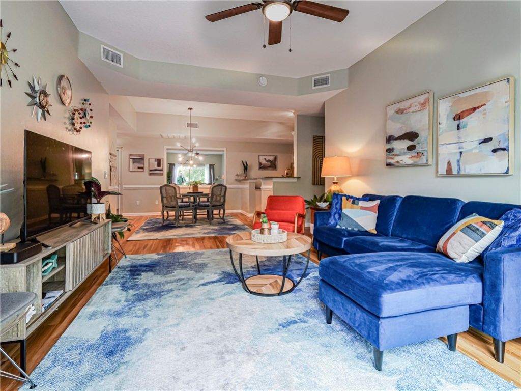 536 7th Square, Unit 103, Vero Beach, FL 32962 Photo