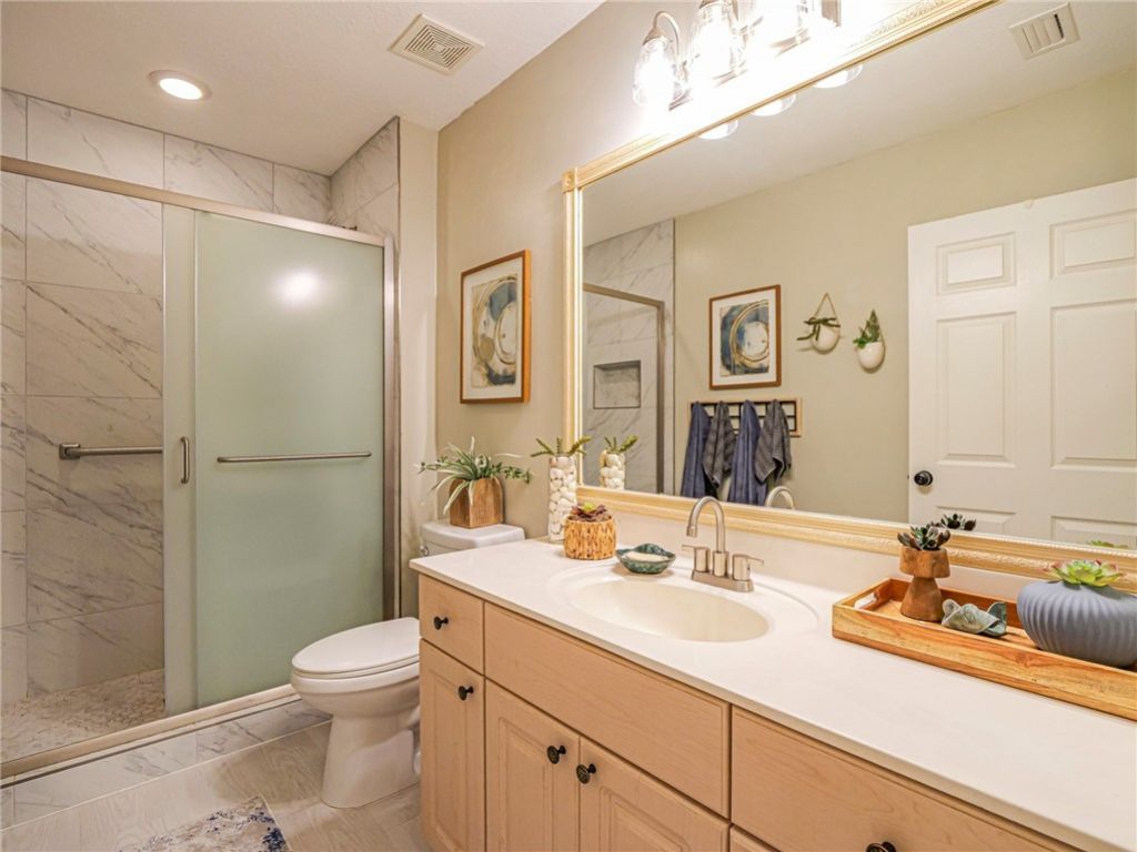 536 7th Square, Unit 103, Vero Beach, FL 32962 Photo