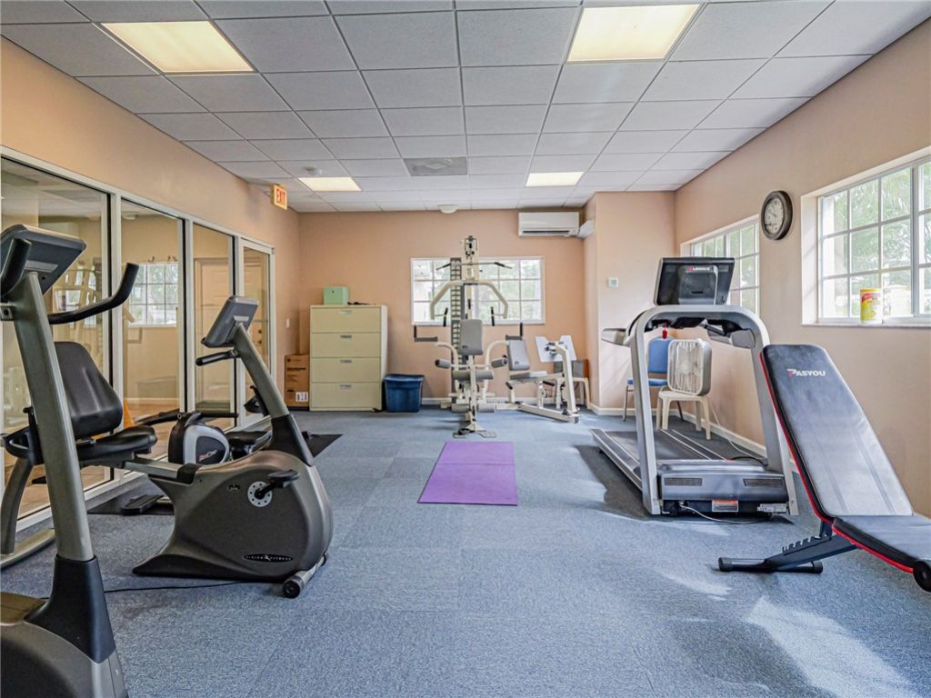 536 7th Square, Unit 103, Vero Beach, FL 32962 Photo