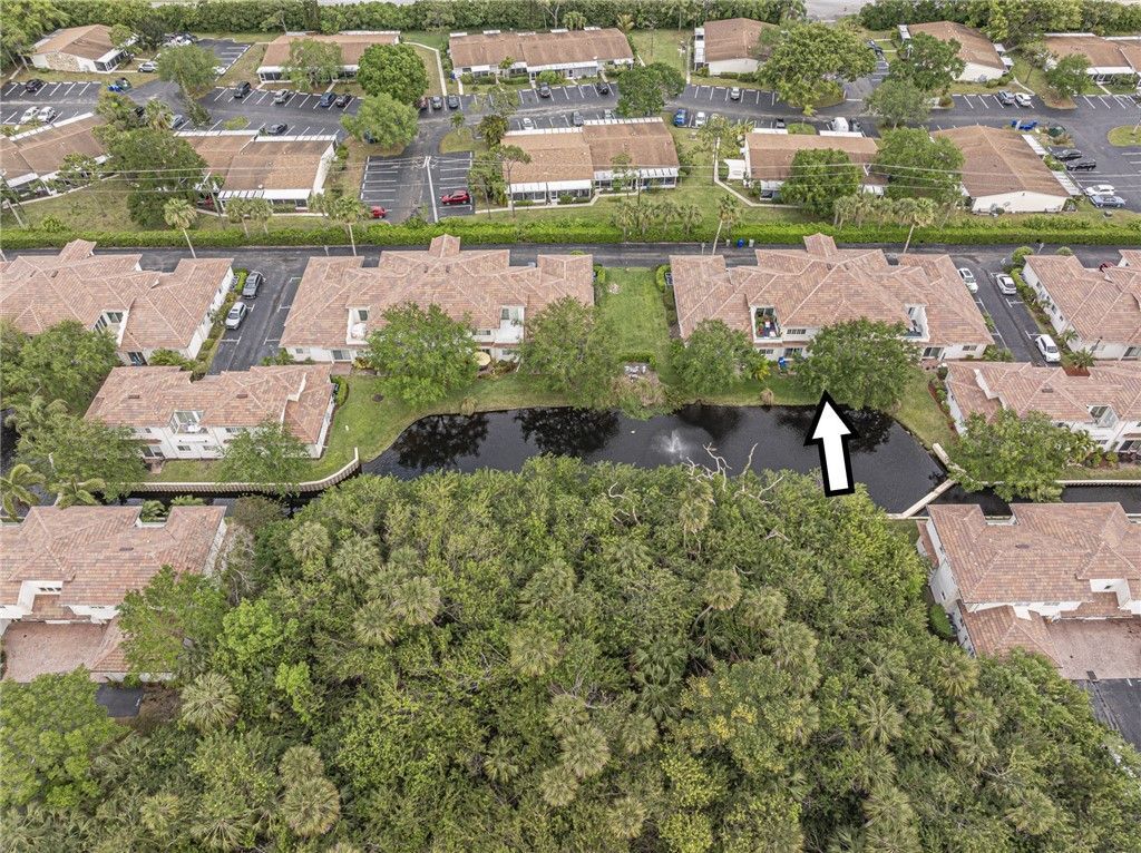 536 7th Square, Unit 103, Vero Beach, FL 32962 Photo