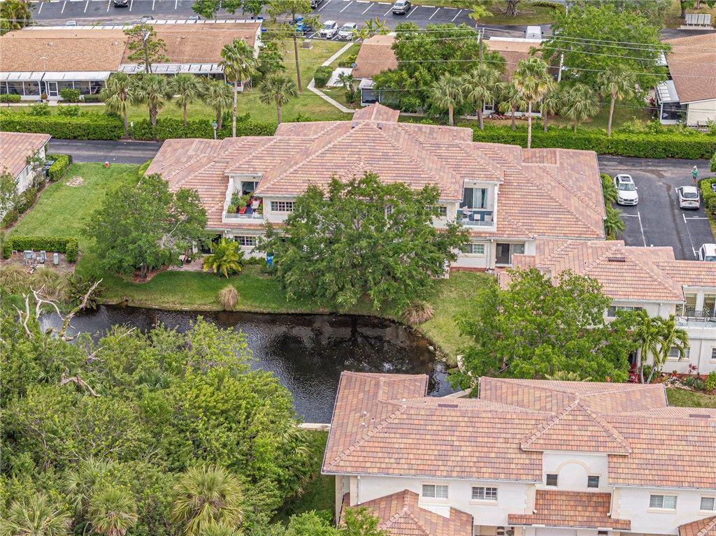 536 7th Square, Unit 103, Vero Beach, FL 32962 Photo