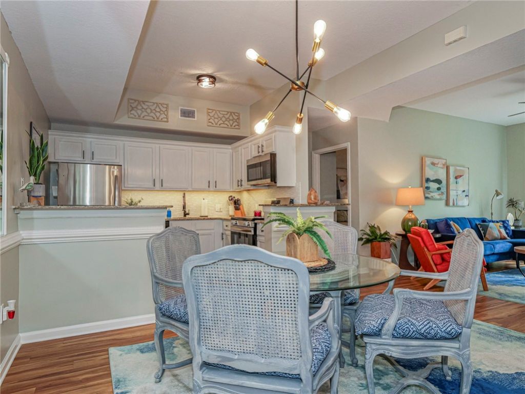 536 7th Square, Unit 103, Vero Beach, FL 32962 Photo