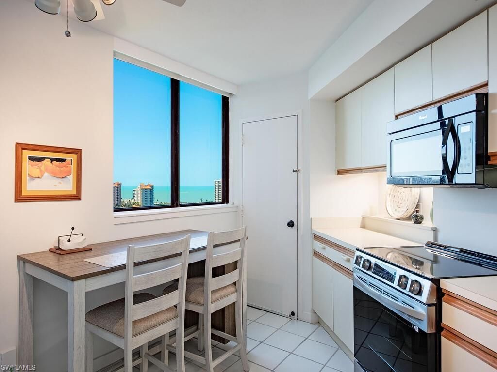 5555 Heron Point Dr, Unit 1602, Naples, FL 34108 Photo