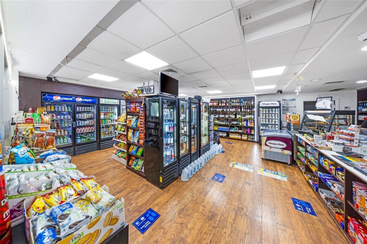 1000 West Ave, Unit 426, Miami Beach, FL 33139 Photo