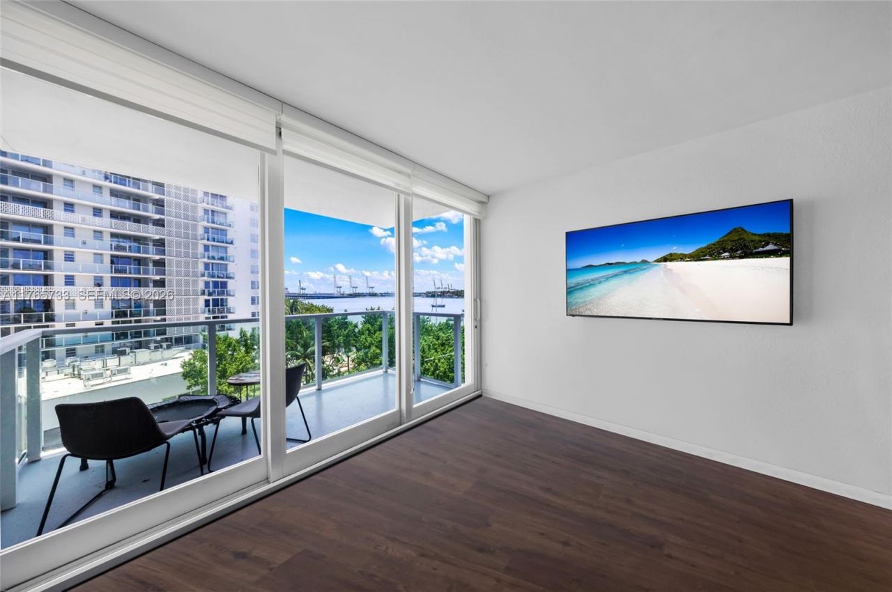 1000 West Ave, Unit 426, Miami Beach, FL 33139 Photo