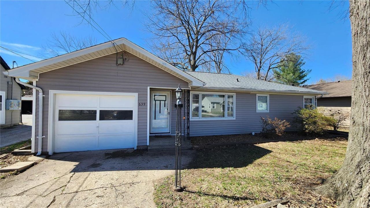 639 N 38th Street, Belleville, IL 62226 Main Photo