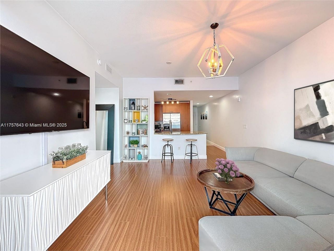 1945 S Ocean Dr, Unit 605, Hallandale Beach, FL 33009 Photo