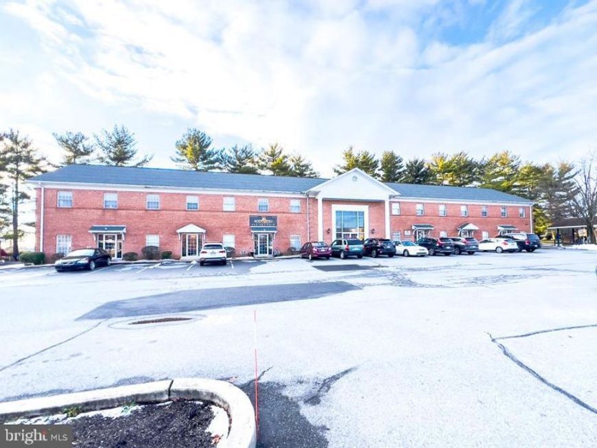 1821 Oregon Pike, Unit 212, Lancaster, PA 17601 Main Photo