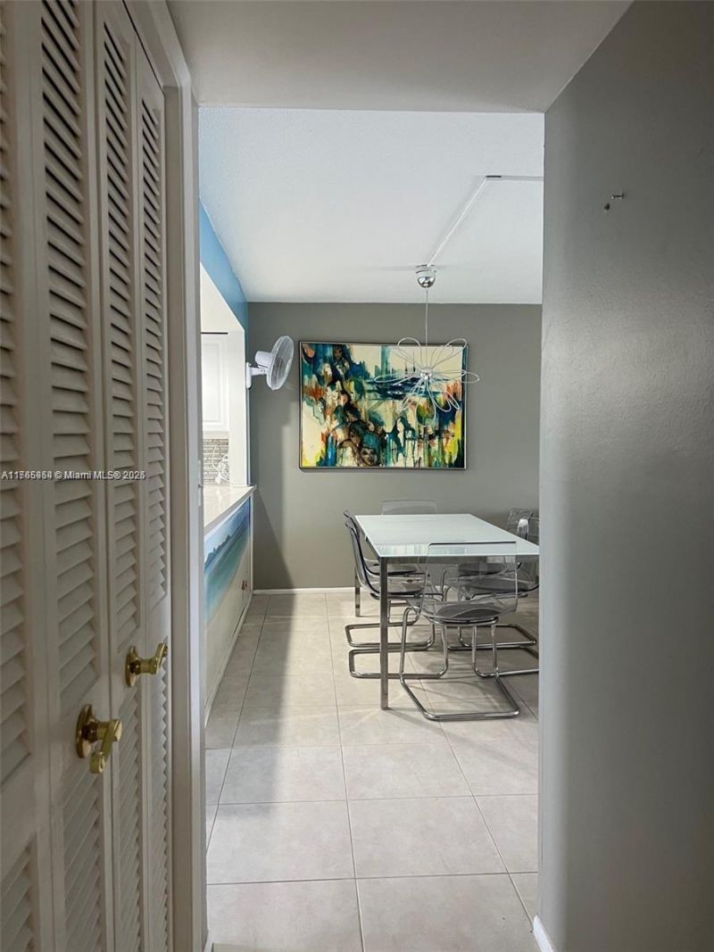 4800 Hillcrest Ln, Unit 402, Hollywood, FL 33021 Photo