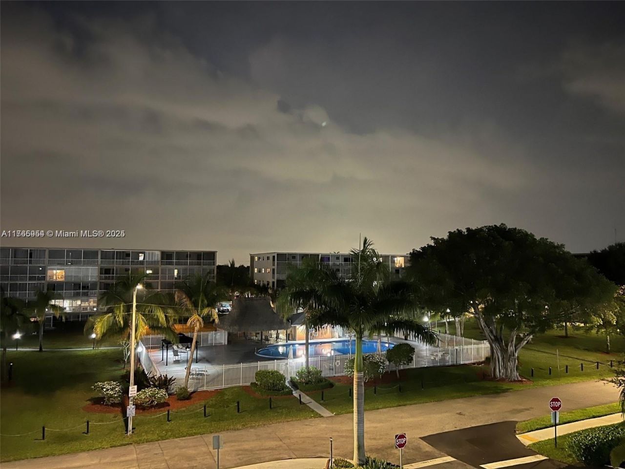 4800 Hillcrest Ln, Unit 402, Hollywood, FL 33021 Photo