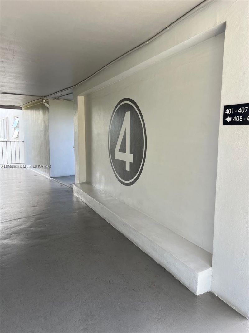 4800 Hillcrest Ln, Unit 402, Hollywood, FL 33021 Photo