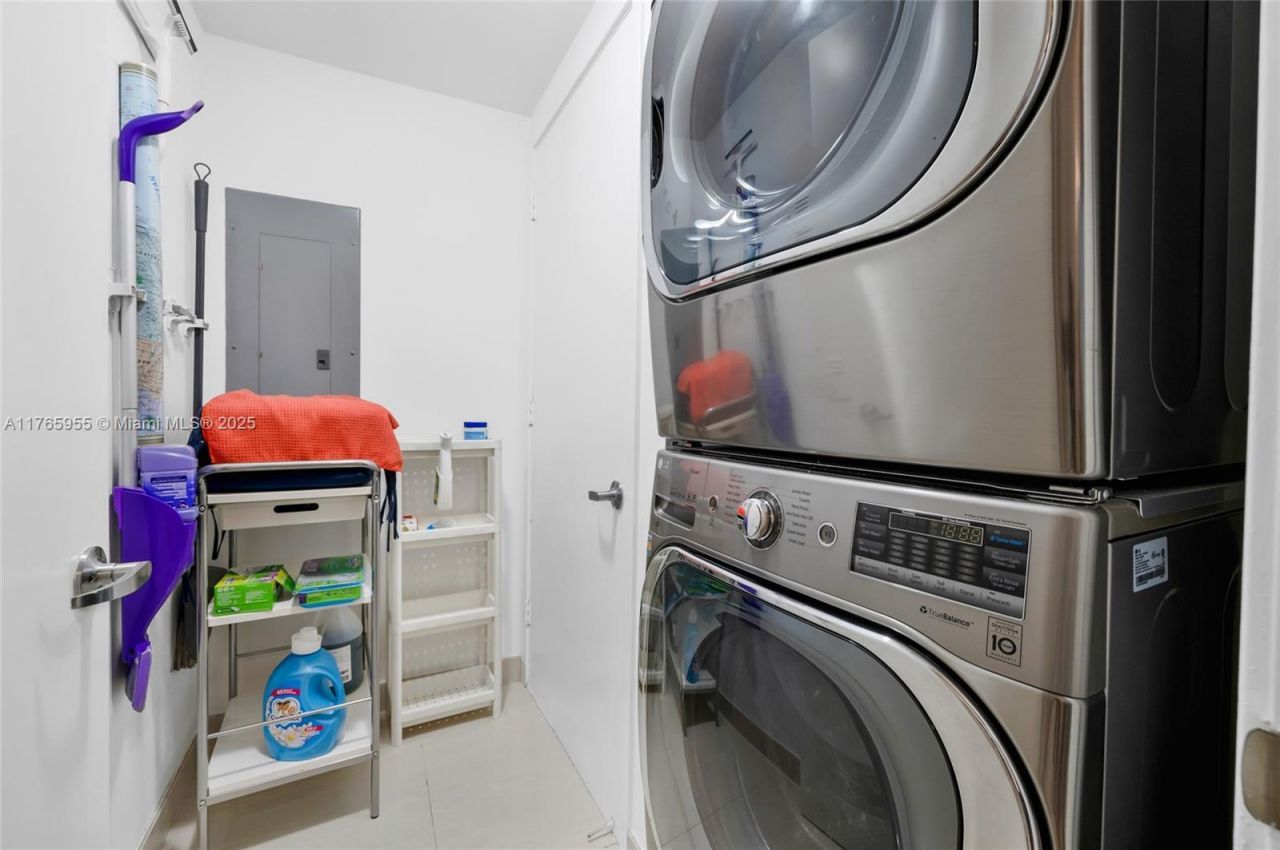 18201 Collins Ave, Unit 902, Sunny Isles Beach, FL 33160 Photo