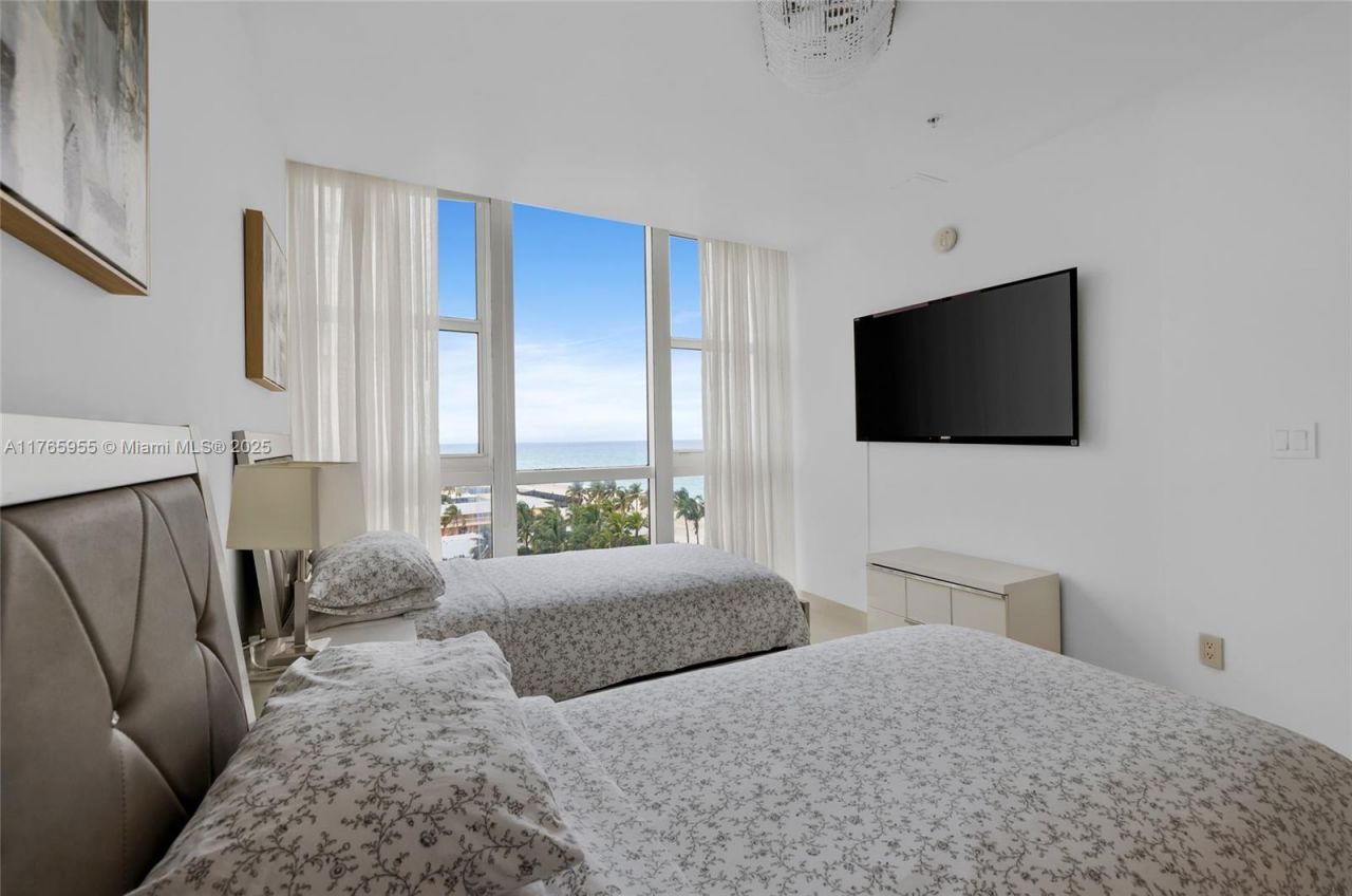 18201 Collins Ave, Unit 902, Sunny Isles Beach, FL 33160 Photo