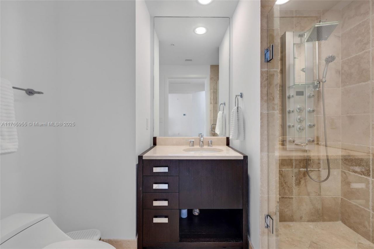 18201 Collins Ave, Unit 902, Sunny Isles Beach, FL 33160 Photo