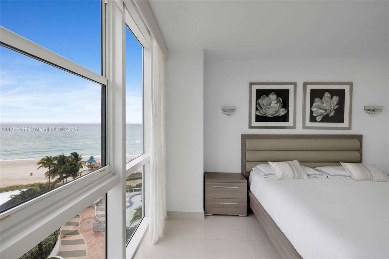 18201 Collins Ave, Unit 902, Sunny Isles Beach, FL 33160 Photo
