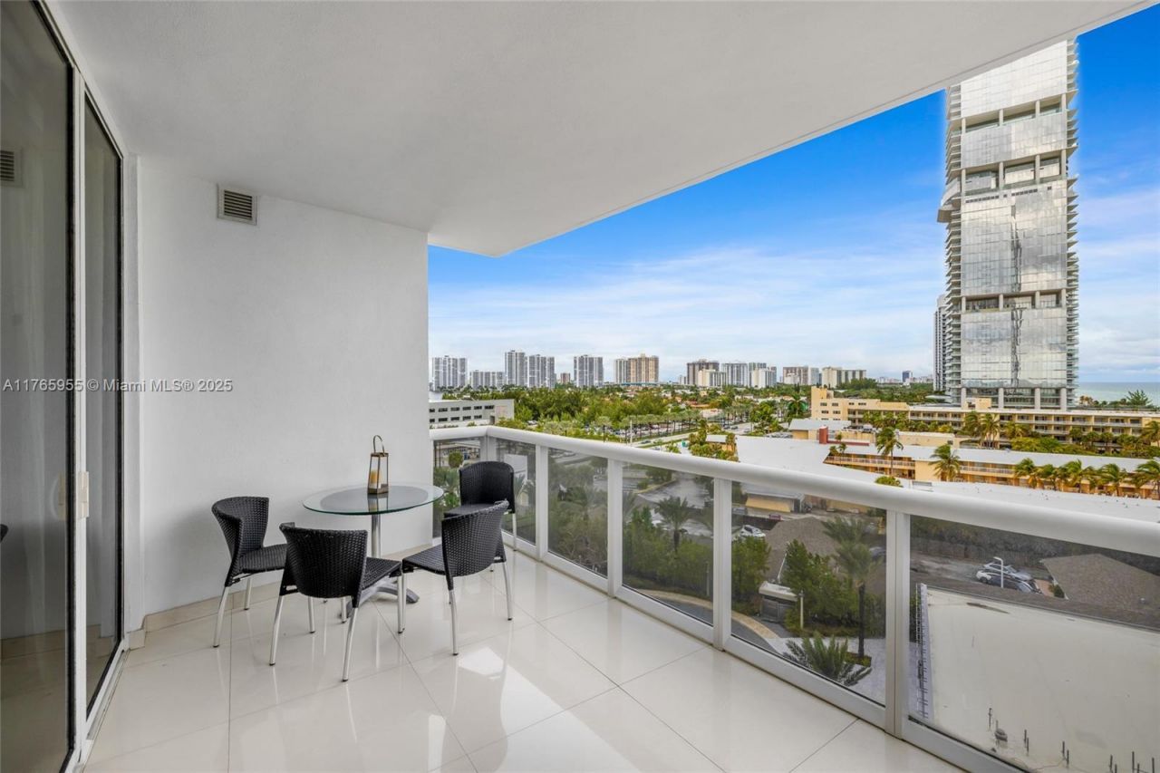18201 Collins Ave, Unit 902, Sunny Isles Beach, FL 33160 Photo