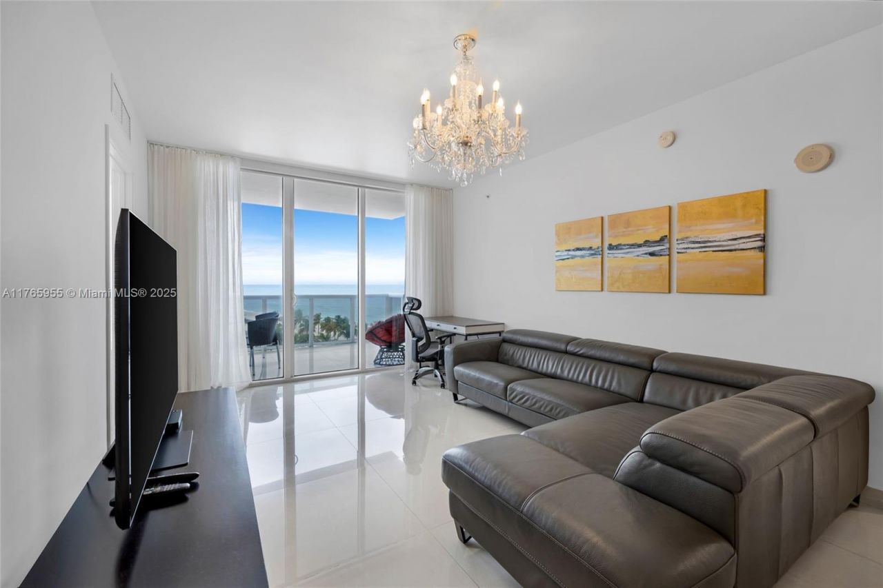 18201 Collins Ave, Unit 902, Sunny Isles Beach, FL 33160 Photo