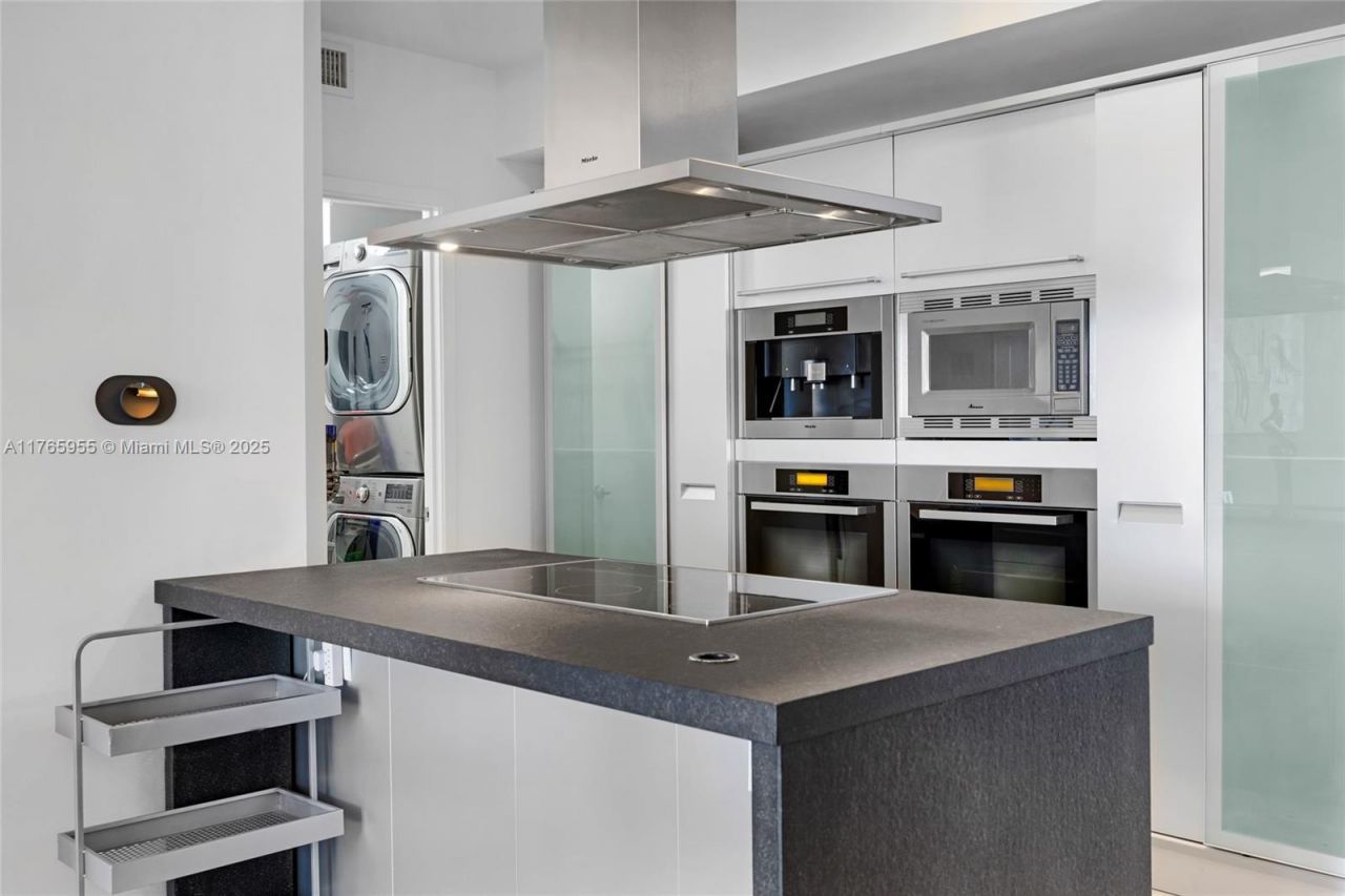 18201 Collins Ave, Unit 902, Sunny Isles Beach, FL 33160 Photo