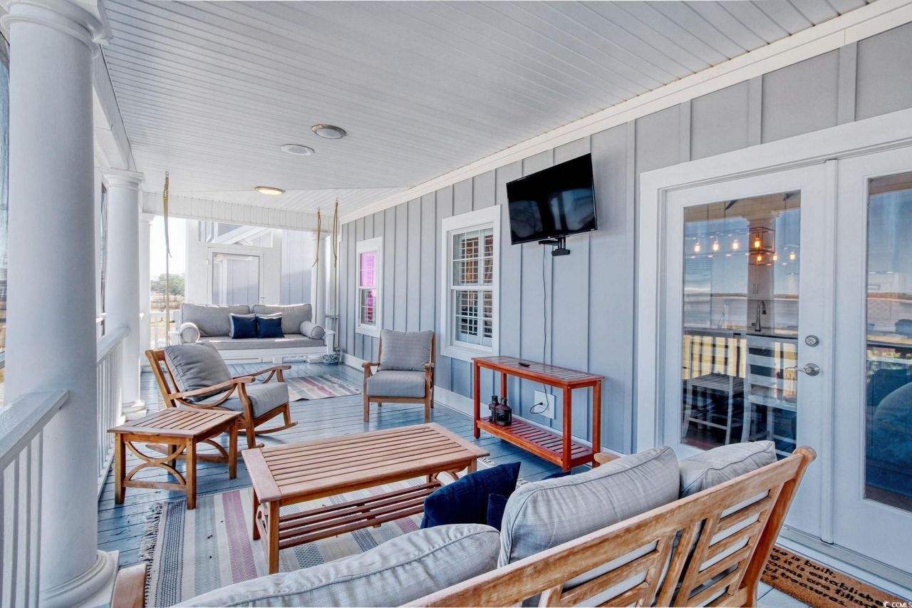 2425 South Bay St. Photo 13