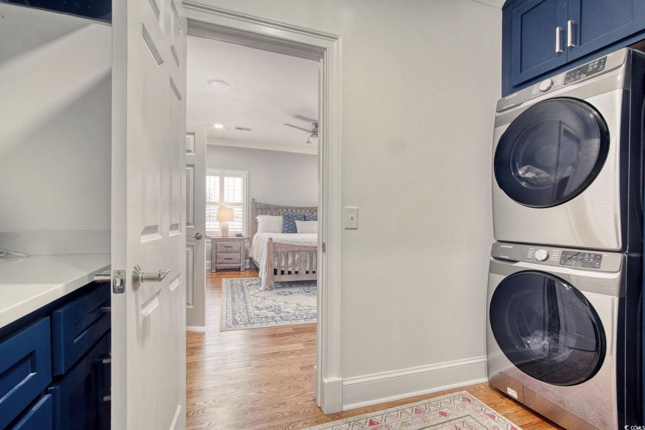 2425 South Bay St. Photo 18