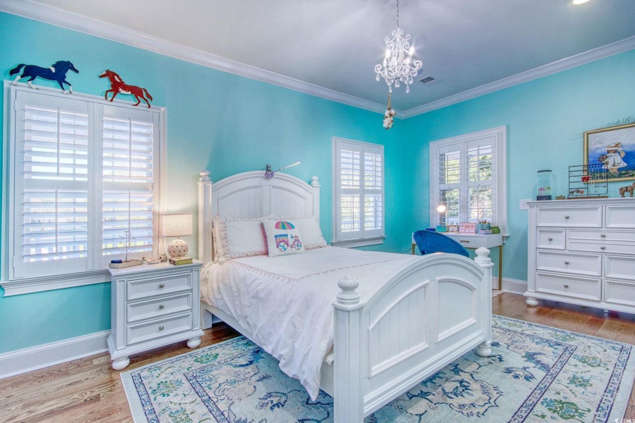 2425 South Bay St. Photo 19