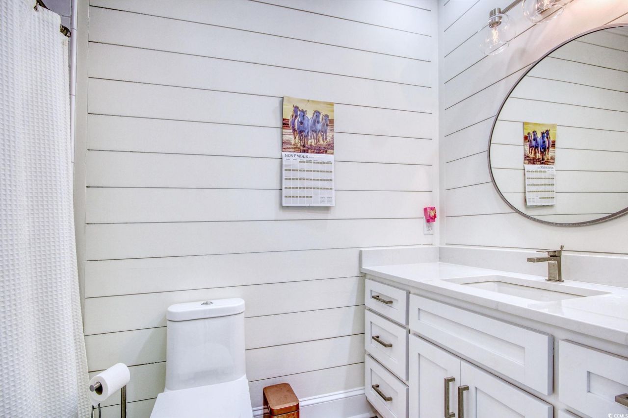 2425 South Bay St. Photo 20