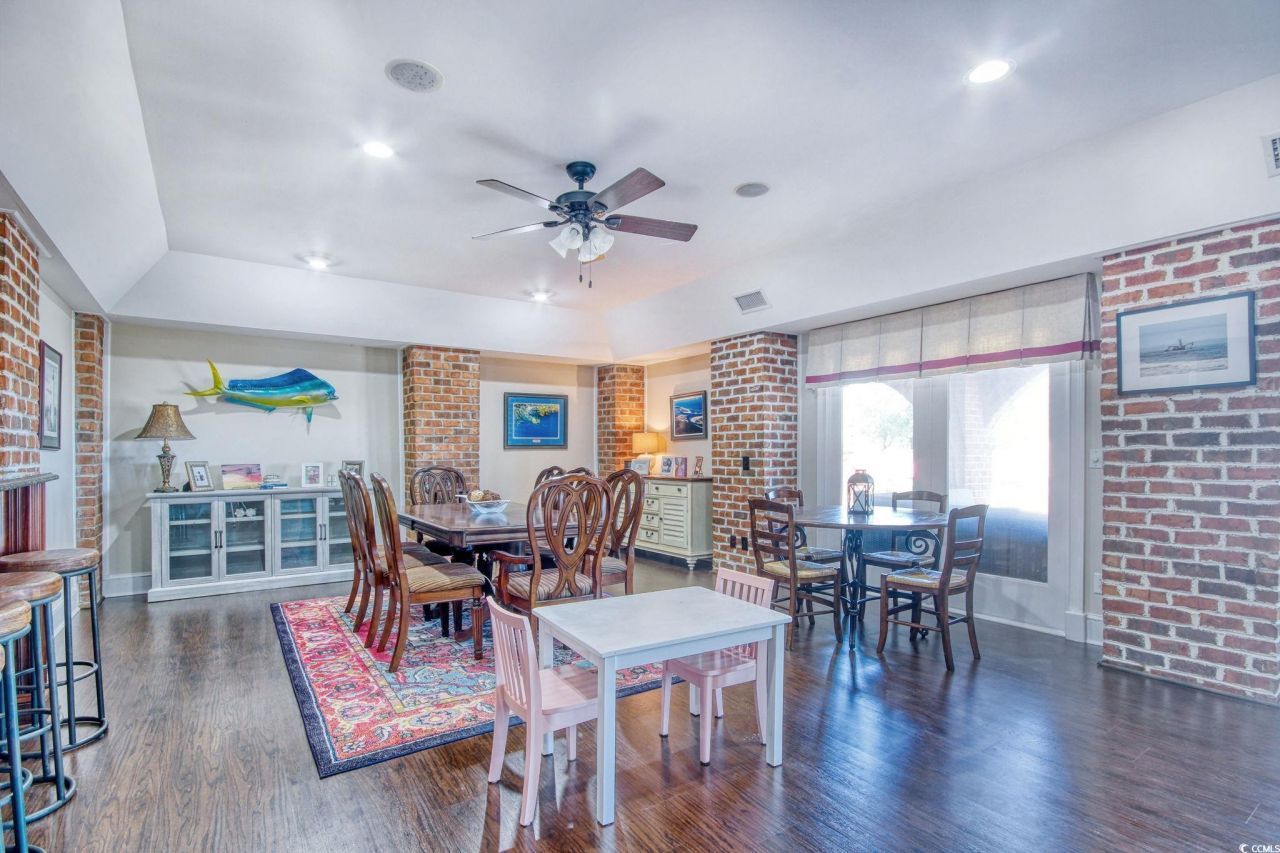 2425 South Bay St. Photo 23