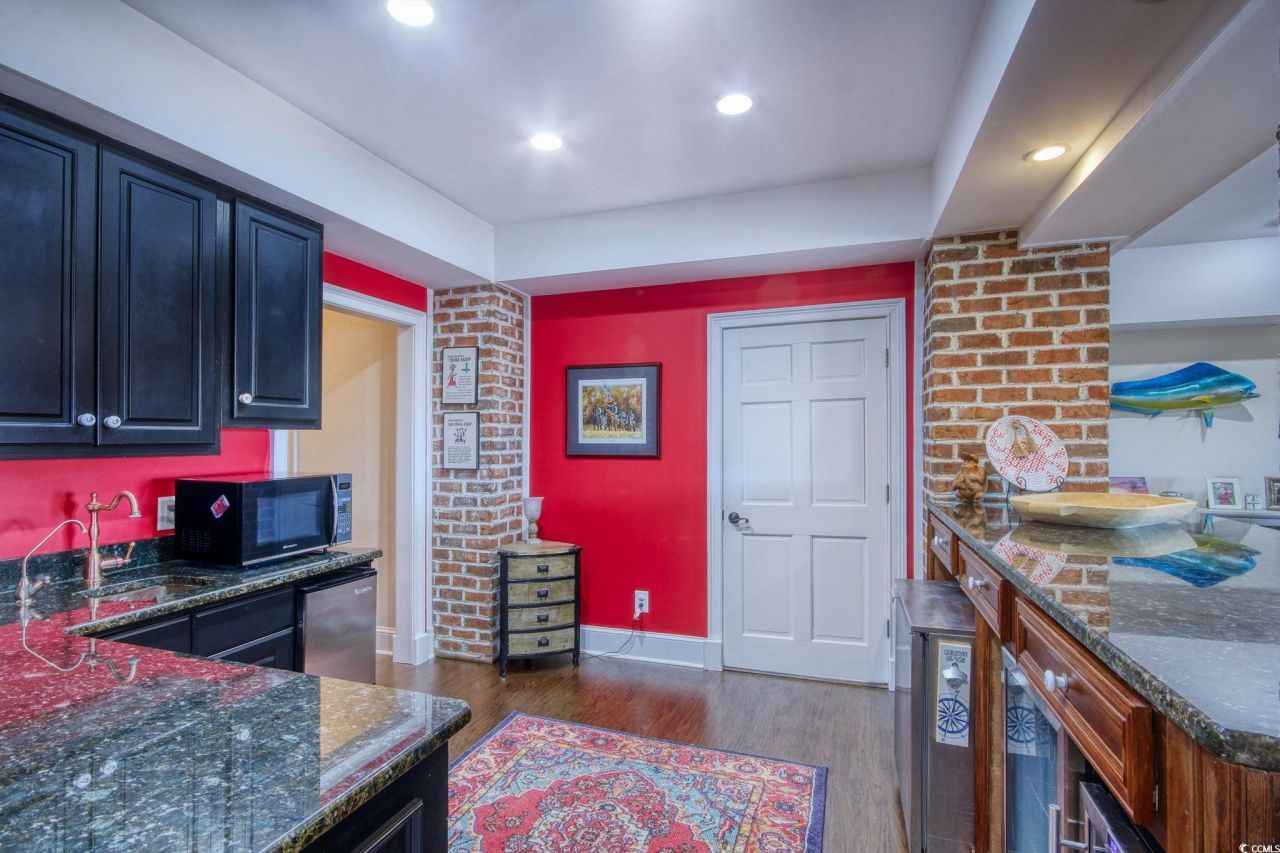 2425 South Bay St. Photo 25