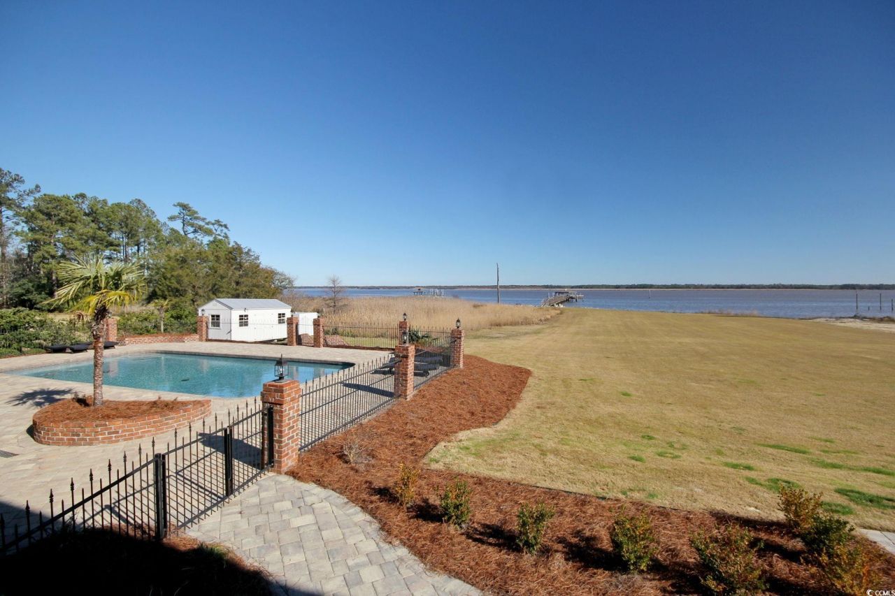 2425 South Bay St. Photo 36