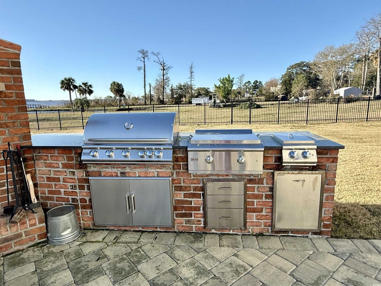 2425 South Bay St. Photo 39