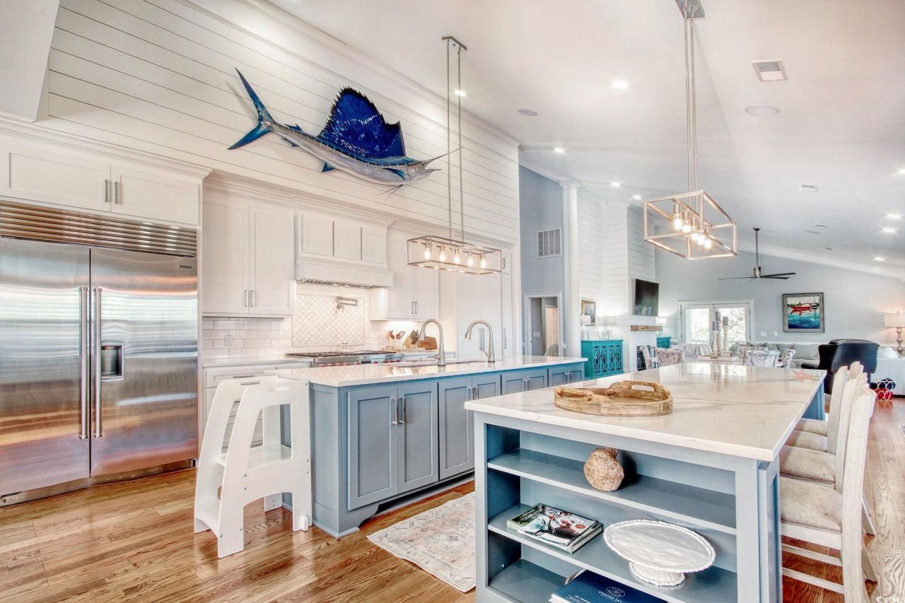 2425 South Bay St. Photo 9