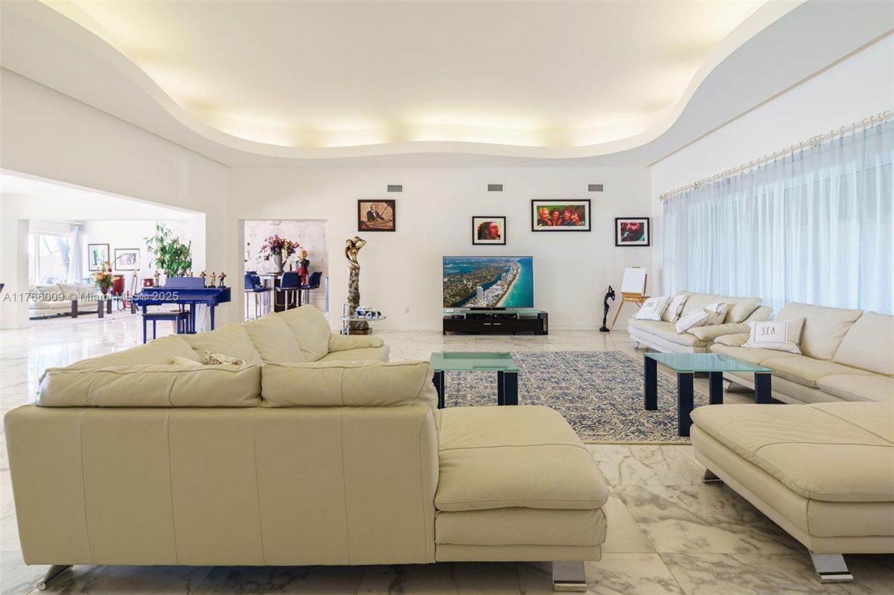 205 Ocean Blvd, Golden Beach, FL 33160 Photo