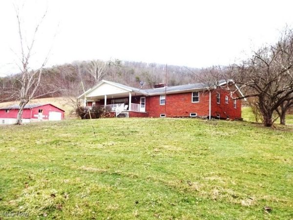 78 Blown Timber Road, Newton, WV 25266