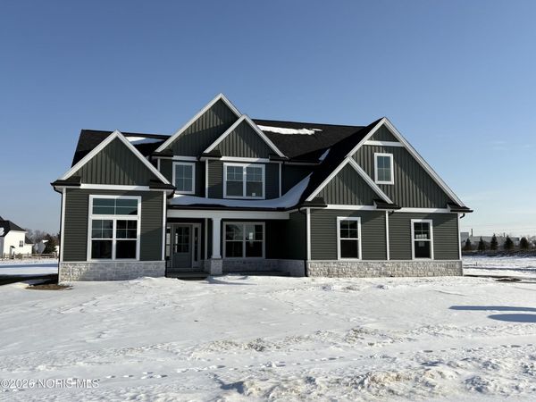 11 Hawthorne Crossing, Perrysburg, OH 43551