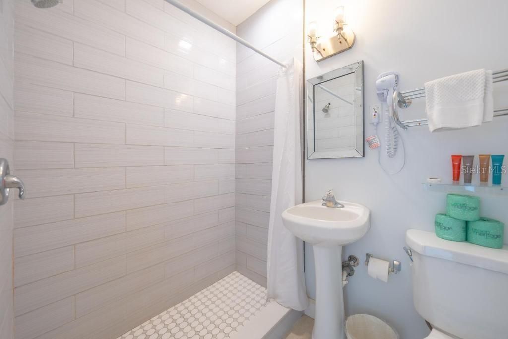 648 Poinsettia Avenue, Clearwater Beach, FL 33767 Photo