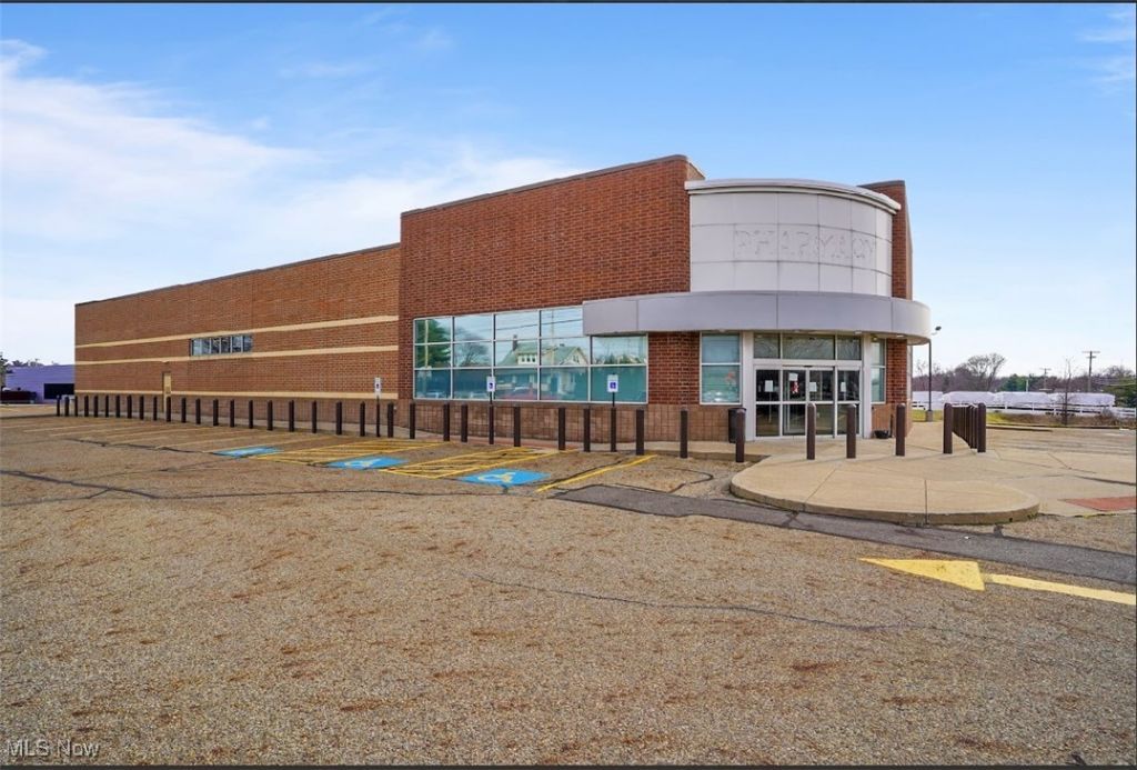 7800 Cleveland, North Canton, OH 44702 Main Photo