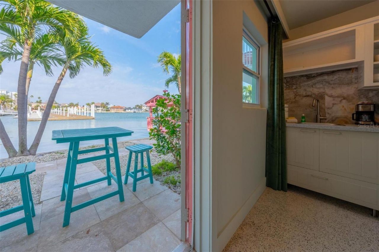 333 Hamden Drive, Clearwater Beach, FL 33767 Photo