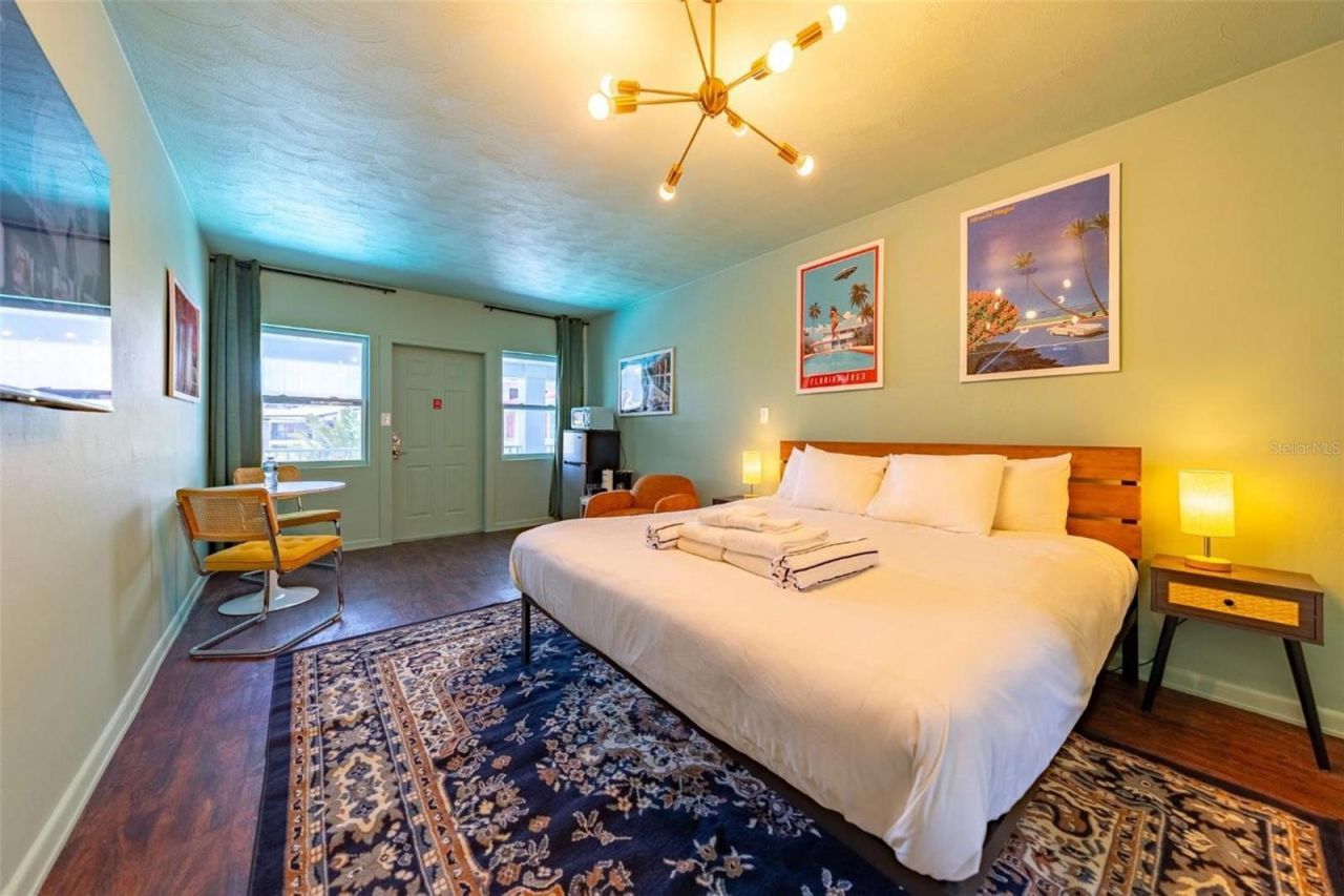 333 Hamden Drive, Clearwater Beach, FL 33767 Photo