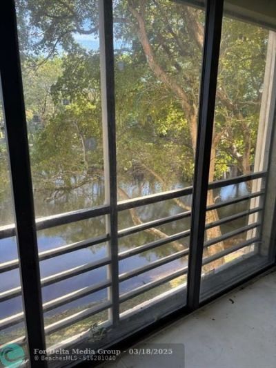2304 S Cypress Bend Drive, Unit 313, Pompano Beach, FL 33069 Photo