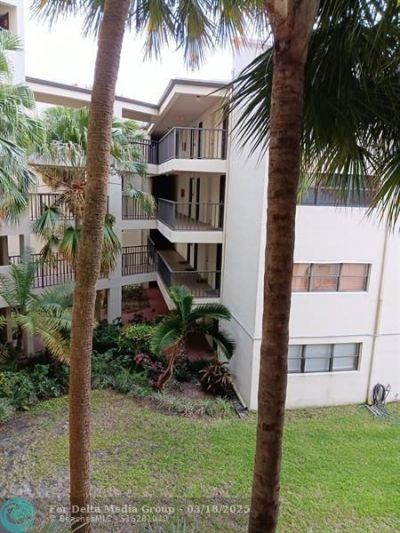 2304 S Cypress Bend Drive, Unit 313, Pompano Beach, FL 33069 Photo