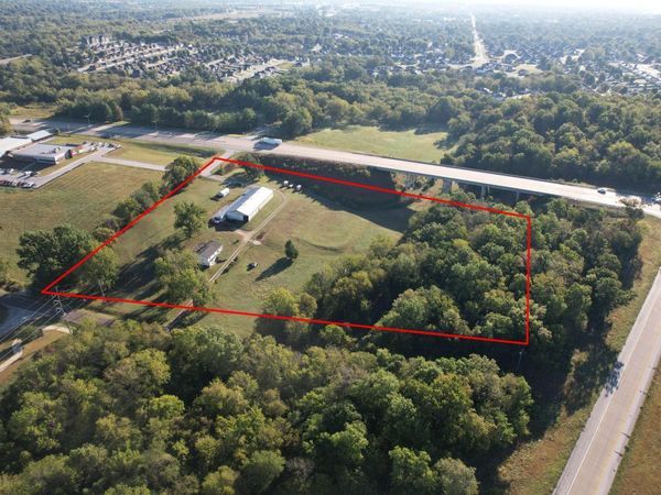 3350 S Kauffman Road, Springfield, MO 65807